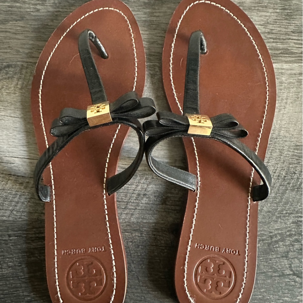 Tory Burch Leiganne bow thong sandals 8.5